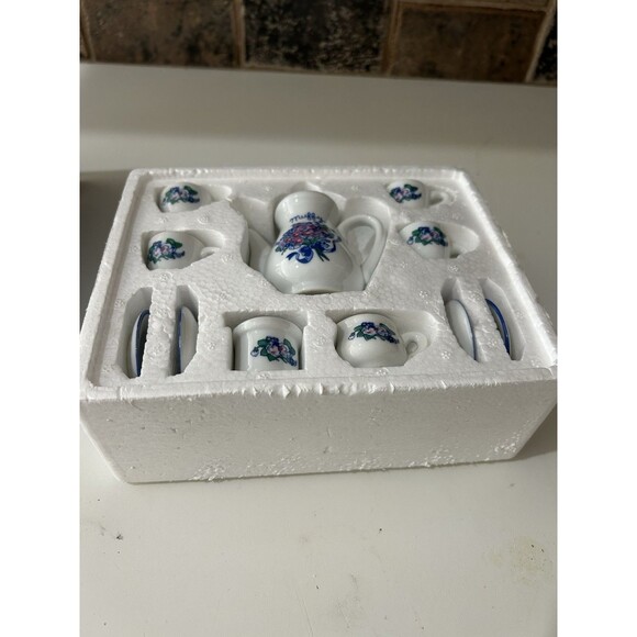 NEW 1990 Muffy Vanderbear The Teacup Collection Mommy & Me Tea Set IN BOX - Picture 2 of 6